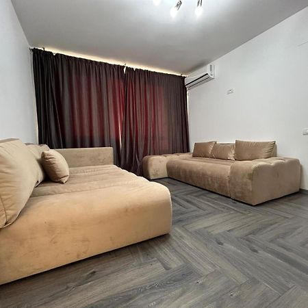 Elit Apartment ไกรโอวา ภายนอก รูปภาพ