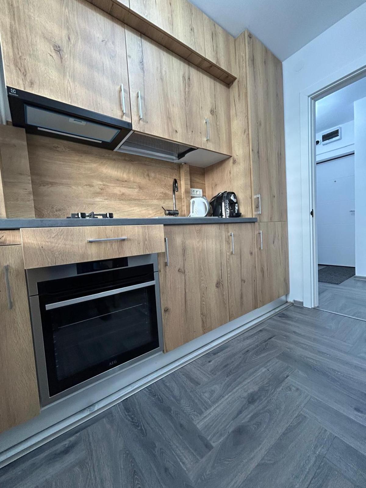 Elit Apartment ไกรโอวา ภายนอก รูปภาพ